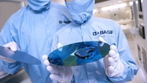 Die Labormitarbeiter testen die Benetzungseigenschaften eines Siliziumwafers, nach der Bearbeitung mit Planapur®, einem Poliermittel, das Nanopartikel enthält. Mit ihm werden Wafer bei ihrer Herstellung mehrfach glatt geschliffen. Damit ihre Oberfläche dabei keine Kratzer bekommt, müssen die Schleifpartikel extrem fein und klein sein. Als einer der Marktführer in Asien und Europa verfügt BASF über ein groÃes Know-how im Bereitstellen von Prozesschemikalien und Lösungen für die Halbleiterindustrie.
Abdruck honorarfrei. Copyright by BASF.
The lab technicians test the wetting properties of a silicon wafer after it has been treated with Planapur®, a polishing material that contains nanoparticles. Wafers are polished with Planapur® several times during manufacture. To ensure that no scratches develop on their surface, the grinding particles must be extremely small and fine. As a leading market player in Asia and Europe, BASF has strong expertise in delivering process chemicals and solutions for the semiconductor industry.  
Print free of charge. Copyright by BASF.,Die Labormitarbeiter testen die Benetzungseigenschaften eines Siliziumwafers, nach der Bearbeitung mit Planapur®, einem Poliermittel, das Nanopartikel enthält. Mit ihm werden Wafer bei ihrer Herstellung mehrfach glatt geschliffen. Damit ihre Oberfläche dabei keine Kratzer bekommt, müssen die Schleifpartikel extrem fein und klein sein. Als einer der Marktführer in Asien und Europa verfügt BASF über ein großes Know-how im Bereitstellen von Prozesschemikalien und Lösungen für die Halbleiterindustrie.
Abdruck honorarfrei. Copyright by BASF.
The lab technicians test the wetting properties of a silicon wafer after it has been treated with Planapur®, a polishing material that contains nanoparticles. Wafers are polished with Planapur® several times during manufacture. To ensure that no scratches develop on their surface, the grinding particles must be extremely small and fine. As a leading market player in Asia and Europe, BASF has strong expertise in delivering process chemicals and solutions for the semiconductor industry.  
Print free of charge. Copyright by BASF. Die Labormitarbeiter testen die Benetzungseigenschaften eines Siliziumwafers, nach der Bearbeitung mit Planapur®, einem Poliermittel, das Nanopartikel enthält. Mit ihm werden Wafer bei ihrer Herstellung mehrfach glatt geschliffen. Damit ihre Oberfläche dabei keine Kratzer bekommt, müssen die Schleifpartikel extrem fein und klein sein. Als einer der Marktführer in Asien und Europa verfügt BASF über ein groÃes Know-how im Bereitstellen von Prozesschemikalien und Lösungen für die Halbleiterindustrie.
Abdruck honorarfrei. Copyright by BASF.
The lab technicians test the wetting properties of a silicon wafer after it has been treated with Planapur®, a polishing material that contains nanoparticles. Wafers are polished with Planapur® several times during manufacture. To ensure that no scratches develop on their surface, the grinding particles must be extremely small and fine. As a leading market player in Asia and Europe, BASF has strong expertise in delivering process chemicals and solutions for the semiconductor industry.  
Print free of charge. Copyright by BASF.,Die Labormitarbeiter testen die Benetzungseigenschaften eines Siliziumwafers, nach der Bearbeitung mit Planapur®, einem Poliermittel, das Nanopartikel enthält. Mit ihm werden Wafer bei ihrer Herstellung mehrfach glatt geschliffen. Damit ihre Oberfläche dabei keine Kratzer bekommt, müssen die Schleifpartikel extrem fein und klein sein. Als einer der Marktführer in Asien und Europa verfügt BASF über ein großes Know-how im Bereitstellen von Prozesschemikalien und Lösungen für die Halbleiterindustrie.
Abdruck honorarfrei. Copyright by BASF.
The lab technicians test the wetting properties of a silicon wafer after it has been treated with Planapur®, a polishing material that contains nanoparticles. Wafers are polished with Planapur® several times during manufacture. To ensure that no scratches develop on their surface, the grinding particles must be extremely small and fine. As a leading market player in Asia and Europe, BASF has strong expertise in delivering process chemicals and solutions for the semiconductor industry.  
Print free of charge. Copyright by BASF.