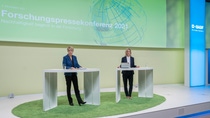 Dr. Melanie Maas-Brunner, Member of the Board of Executive Directors and Chief Technology Officer of BASF SE (left), and Nina Schwab-Hautzinger, Senior Vice President Corporate Communications & Government Relations (right), have presented along with scientists current innovation examples for more sustainable mobility and agriculture at this year's research press conference. Dr. Melanie Maas-Brunner, Member of the Board of Executive Directors and Chief Technology Officer of BASF SE (left), and Nina Schwab-Hautzinger, Senior Vice President Corporate Communications & Government Relations (right), have presented along with scientists current innovation examples for more sustainable mobility and agriculture at this year's research press conference.