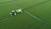 xarvio® FIELD MANAGER’S variable rate application maps for crop nutrition and spraying can be used by John Deere’s sprayers like its R944i model, reducing fungicide use and improving profit.