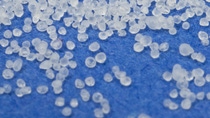 Superabsorber sind Polymere, die in Bezug auf ihr Volumen eine extrem große Menge an Flüssigkeit absorbieren und speichern. Sie werden als Hauptbestandteil von Babywindeln, Inkontinenzprodukten und Produkten für Damenhygiene verwendet. BASF-Forscher haben in den vergangenen zehn Jahren intensiv daran gearbeitet, diese neue Technologie zu perfektionieren und entsprechende Produktionsprozesse zu optimieren.
Superabsorbent polymers are polymers that absorb and retain extremely large amounts of liquid relative to their own mass. They are used as a main component in baby diapers, incontinence products and feminine hygiene products. BASF researchers have worked intensively in the last decade to develop a new technology and optimize the corresponding production processes. Superabsorber sind Polymere, die in Bezug auf ihr Volumen eine extrem große Menge an Flüssigkeit absorbieren und speichern. Sie werden als Hauptbestandteil von Babywindeln, Inkontinenzprodukten und Produkten für Damenhygiene verwendet. BASF-Forscher haben in den vergangenen zehn Jahren intensiv daran gearbeitet, diese neue Technologie zu perfektionieren und entsprechende Produktionsprozesse zu optimieren.
Superabsorbent polymers are polymers that absorb and retain extremely large amounts of liquid relative to their own mass. They are used as a main component in baby diapers, incontinence products and feminine hygiene products. BASF researchers have worked intensively in the last decade to develop a new technology and optimize the corresponding production processes.