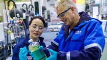 The new gas treating technology OASE® sulfexx™ was jointly developed by ExxonMobil and BASF. Jenny Seagraves (left), Senior Market Developer, ExxonMobil Catalysts and Licensing, and Gerald Vorberg (right), Senior Technology Development Manager, BASF SE, check the solvent properties in a laboratory. The new gas treating technology OASE® sulfexx™ was jointly developed by ExxonMobil and BASF. Jenny Seagraves (left), Senior Market Developer, ExxonMobil Catalysts and Licensing, and Gerald Vorberg (right), Senior Technology Development Manager, BASF SE, check the solvent properties in a laboratory.