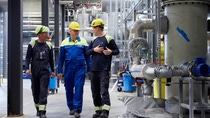As part of its ChemCyclingTM project, BASF invested €20 million into Quantafuel, a start-up headquartered in Oslo, Norway. Quantafuel is specialized in the pyrolysis of mixed plastic waste and the purification of the resulting oil. BASF feeds the pyrolysis oil from Quatanfuel’s plant in Skive in its production Verbund in Ludwigshafen and further processes it into new chemical products by using a mass balance approach. The products have the same quality as products from fossil raw materials. BASF and Quantafuel are also working closely together to further develop and optimize Quantafuel’s technology. As part of its ChemCyclingTM project, BASF invested €20 million into Quantafuel, a start-up headquartered in Oslo, Norway. Quantafuel is specialized in the pyrolysis of mixed plastic waste and the purification of the resulting oil. BASF feeds the pyrolysis oil from Quatanfuel’s plant in Skive in its production Verbund in Ludwigshafen and further processes it into new chemical products by using a mass balance approach. The products have the same quality as products from fossil raw materials. BASF and Quantafuel are also working closely together to further develop and optimize Quantafuel’s technology.