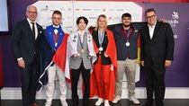 From left to right: Chris Titmarsh, Senior Vice President Automotive Refinish Coatings, BASF, congrats the winners Ronan Le Tutour from France, Yuto Hushino from Japan, Lara Kaufmann from Switzerland, Jason Scherer from Germany together with Joern Stoever, Global Key Account Manager SATA
Photo: WorldSkills
From left to right: Chris Titmarsh, Senior Vice President Automotive Refinish Coatings, BASF, congrats the winners Ronan Le Tutour from France, Yuto Hushino from Japan, Lara Kaufmann from Switzerland, Jason Scherer from Germany together with Joern Stoever, Global Key Account Manager SATA
Photo: WorldSkills