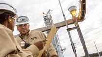 Ecology, Health and Safety Specialist Shontel Stewart (left) and Operator Cody Bailey (right) review a safety process chart prior to the toluene diisocyanate (TDI) team starting work on a chamber. TDI produced at the BASF Geismar Verbund site in Louisiana is used in the production of foams for furniture, bedding, carpet and the automobile industry.
Print free of charge. Copyright by BASF.
Shontel Stewart (links), Spezialistin für Umwelt, Gesundheit und Sicherheit, und Cody Bailey (rechts), Techniker, besprechen ein Sicherheitsablaufdiagramm bevor das Team in der Toluoldiisocyanat (TDI)-Anlage seine Arbeit aufnimmt. TDI des BASF Verbundstandorts Geismar, Louisiana, wird für die Produktion von Schäumen für Möbel, Matratzen, Teppiche und für die Automobilindustrie verwendet.
Abdruck honorarfrei. Copyright by BASF.,Ecology, Health and Safety Specialist Shontel Stewart (left) and Operator Cody Bailey (right) review a safety process chart prior to the toluene diisocyanate (TDI) team starting work on a chamber. TDI produced at the BASF Geismar Verbund site in Louisiana is used in the production of foams for furniture, bedding, carpet and the automobile industry.
Print free of charge. Copyright by BASF.
Shontel Stewart (links), Spezialistin für Umwelt, Gesundheit und Sicherheit, und Cody Bailey (rechts), Techniker, besprechen ein Sicherheitsablaufdiagramm bevor das Team in der Toluoldiisocyanat (TDI)-Anlage seine Arbeit aufnimmt. TDI des BASF Verbundstandorts Geismar, Louisiana, wird für die Produktion von Schäumen für Möbel, Matratzen, Teppiche und für die Automobilindustrie verwendet.
Abdruck honorarfrei. Copyright by BASF. Ecology, Health and Safety Specialist Shontel Stewart (left) and Operator Cody Bailey (right) review a safety process chart prior to the toluene diisocyanate (TDI) team starting work on a chamber. TDI produced at the BASF Geismar Verbund site in Louisiana is used in the production of foams for furniture, bedding, carpet and the automobile industry.
Print free of charge. Copyright by BASF.
Shontel Stewart (links), Spezialistin für Umwelt, Gesundheit und Sicherheit, und Cody Bailey (rechts), Techniker, besprechen ein Sicherheitsablaufdiagramm bevor das Team in der Toluoldiisocyanat (TDI)-Anlage seine Arbeit aufnimmt. TDI des BASF Verbundstandorts Geismar, Louisiana, wird für die Produktion von Schäumen für Möbel, Matratzen, Teppiche und für die Automobilindustrie verwendet.
Abdruck honorarfrei. Copyright by BASF.,Ecology, Health and Safety Specialist Shontel Stewart (left) and Operator Cody Bailey (right) review a safety process chart prior to the toluene diisocyanate (TDI) team starting work on a chamber. TDI produced at the BASF Geismar Verbund site in Louisiana is used in the production of foams for furniture, bedding, carpet and the automobile industry.
Print free of charge. Copyright by BASF.
Shontel Stewart (links), Spezialistin für Umwelt, Gesundheit und Sicherheit, und Cody Bailey (rechts), Techniker, besprechen ein Sicherheitsablaufdiagramm bevor das Team in der Toluoldiisocyanat (TDI)-Anlage seine Arbeit aufnimmt. TDI des BASF Verbundstandorts Geismar, Louisiana, wird für die Produktion von Schäumen für Möbel, Matratzen, Teppiche und für die Automobilindustrie verwendet.
Abdruck honorarfrei. Copyright by BASF.