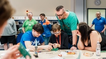 BASF bietet verschiedene Angebote zur Berufsorientierung für Schülerinnen und Schüler, Eltern und Schulen an.
Foto: BASF BASF bietet verschiedene Angebote zur Berufsorientierung für Schülerinnen und Schüler, Eltern und Schulen an.
Foto: BASF