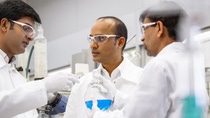 Dr. Vijay Swaminathan (center), Organic Synthetic Lab, BASF India, discusses ongoing research projects with his colleagues Manoojkumar Poonoth (left) and Nitin Gupte (right), both chemists. The researchers are working on agricultural solutions, solutions for the energy and leather industry and specialty chemicals. They also synthesize intermediates for industrial applications.