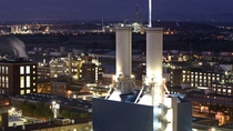Ziel der BASF ist es den Standort Ludwigshafen nicht nur optimal, sondern auch klimafreundlich mit Energie zu versorgen. Eine gute Lösung bieten hierzu die Gas- und Dampfturbinen-Anlagen. Sie verringern die eigenen CO2-Emissionen und schonen zugleich Ressourcen, indem sie die entstehende Abgaswärme zum Herstellen von Dampf nutzen. Dieser wird dann in den Produktionsbetrieben des Werkes für unterschiedlichste chemische Prozesse eingesetzt.
Abdruck honorarfrei. Copyright by BASF.
BASF not only wants to optimally supply its Ludwigshafen site with energy but to do so in a climate friendly way. Combined heat and power (CHP) plants offer a good solution. They reduce our CO2 emissions and at the same time conserve resources by using the waste heat to produce steam. This is then used by the site's production plants for a wide variety of chemical processes.
Print free of charge. Copyright by BASF. Ziel der BASF ist es den Standort Ludwigshafen nicht nur optimal, sondern auch klimafreundlich mit Energie zu versorgen. Eine gute Lösung bieten hierzu die Gas- und Dampfturbinen-Anlagen. Sie verringern die eigenen CO2-Emissionen und schonen zugleich Ressourcen, indem sie die entstehende Abgaswärme zum Herstellen von Dampf nutzen. Dieser wird dann in den Produktionsbetrieben des Werkes für unterschiedlichste chemische Prozesse eingesetzt.
Abdruck honorarfrei. Copyright by BASF.
BASF not only wants to optimally supply its Ludwigshafen site with energy but to do so in a climate friendly way. Combined heat and power (CHP) plants offer a good solution. They reduce our CO2 emissions and at the same time conserve resources by using the waste heat to produce steam. This is then used by the site's production plants for a wide variety of chemical processes.
Print free of charge. Copyright by BASF.
