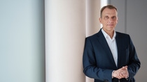 Member of the Board of Executive Directors and Chief Technology Officer (CTO) of BASF SE, (Ludwigshafen und Singapur) responsible for Monomers; Performance Materials; Petrochemicals; Intermediates; Group Research; Greater China; South East Asia; ASEAN & Australia/ New Zealand and Mega Projects Asia. Member of the Board of Executive Directors and Chief Technology Officer (CTO) of BASF SE, (Ludwigshafen und Singapur) responsible for Monomers; Performance Materials; Petrochemicals; Intermediates; Group Research; Greater China; South East Asia; ASEAN & Australia/ New Zealand and Mega Projects Asia.