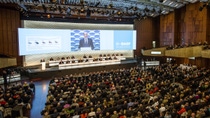 Dr. Kurt Bock, Chairman of the Board of Executive Directors, speaking to the Annual Shareholders’ Meeting. Dr. Kurt Bock, Chairman of the Board of Executive Directors, speaking to the Annual Shareholders’ Meeting.