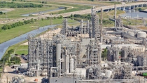 BASF and Yara announce they are jointly building a “world-scale” ammonia plant at BASF’s Freeport, Texas, facility.
