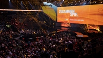 Zwei Jahre lang mussten die Jubilarfeiern coronabedingt abgesagt werden. Jetzt wurden die Feiern von 2020, 2021 zusammen mit der Jubilarfeier 2022 begangen: 92.970 Dienstjahre insgesamt waren am 9. und 10. September in der Mannheimer SAP-Arena vertreten. Zwei Jahre lang mussten die Jubilarfeiern coronabedingt abgesagt werden. Jetzt wurden die Feiern von 2020, 2021 zusammen mit der Jubilarfeier 2022 begangen: 92.970 Dienstjahre insgesamt waren am 9. und 10. September in der Mannheimer SAP-Arena vertreten.