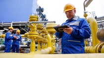 Via QR Code and tablet device, industrial foremen Avni Türkseven, working in project management digitalization at the steam cracker in Ludwigshafen, gets access to digital information about instruments in the plant. Under the banner of “Smart Manufacturing” BASF evaluates opportunities for a more intensive use of digital technologies and applications in its plants with the goal of making production more efficient and even safer. Via QR Code and tablet device, industrial foremen Avni Türkseven, working in project management digitalization at the steam cracker in Ludwigshafen, gets access to digital information about instruments in the plant. Under the banner of “Smart Manufacturing” BASF evaluates opportunities for a more intensive use of digital technologies and applications in its plants with the goal of making production more efficient and even safer.