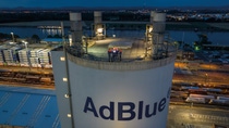 Der Prillturm in Ludwigshafen liefert Harnstoff für die Herstellung von AdBlue® by BASF.