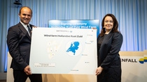 The CEOs of BASF and Vattenfall Dr. Martin Brudermüller (left) and Anna Borg show the location of the planned wind farm. The CEOs of BASF and Vattenfall Dr. Martin Brudermüller (left) and Anna Borg show the location of the planned wind farm.