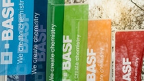 BASF Gesellschaftshaus Fahnen BASF Gesellschaftshaus Fahnen
