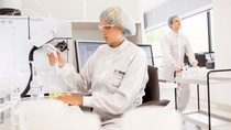 BASF’s Analysis Competence Center operates several clean rooms in order to guarantee the high quality of the BASF chemicals for the semiconductor industry.After all the steps required for preparing the assays have been carried out, the finished assay solutions are analyzed on the measuring equipment. Chemical laboratory assistant Melanie Bauer is checking the assays for their purity. The threshold values for contaminants agreed with customers must be observed. BASF’s Analysis Competence Center operates several clean rooms in order to guarantee the high quality of the BASF chemicals for the semiconductor industry.After all the steps required for preparing the assays have been carried out, the finished assay solutions are analyzed on the measuring equipment. Chemical laboratory assistant Melanie Bauer is checking the assays for their purity. The threshold values for contaminants agreed with customers must be observed.