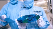 The lab technicians test the wetting properties of a silicon wafer after it has been treated with Planapur®, a polishing material that contains nanoparticles. Wafers are polished with Planapur® several times during manufacture. To ensure that no scratches develop on their surface, the grinding particles must be extremely small and fine. As a leading market player in Asia and Europe, BASF has strong expertise in delivering process chemicals and solutions for the semiconductor industry. The lab technicians test the wetting properties of a silicon wafer after it has been treated with Planapur®, a polishing material that contains nanoparticles. Wafers are polished with Planapur® several times during manufacture. To ensure that no scratches develop on their surface, the grinding particles must be extremely small and fine. As a leading market player in Asia and Europe, BASF has strong expertise in delivering process chemicals and solutions for the semiconductor industry.