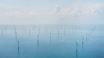 Windräder im Meer. Windräder im Meer.
