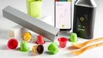 Mit Hilfe der Kombination aus handlichem Messgerät, der intelligenten Datenanalyse und der mobilen App lassen sich Kunststoffe genau bestimmen und unterscheiden. Mit Hilfe der Kombination aus handlichem Messgerät, der intelligenten Datenanalyse und der mobilen App lassen sich Kunststoffe genau bestimmen und unterscheiden.