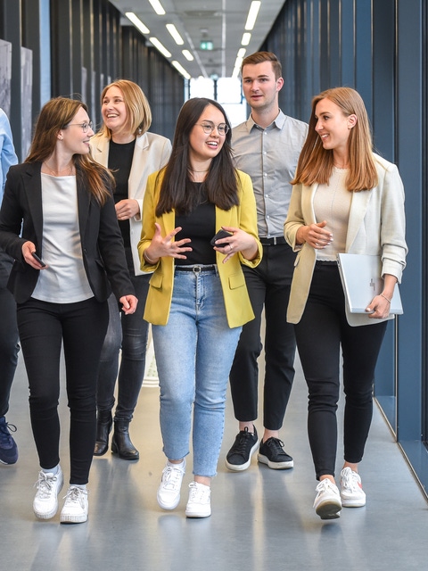Version_1_Volontariat_Kommunikation_BASF_Corporate_2022_Team