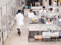 Die BASF Forschungsplattform in Mumbai entwickelt innovative Lösungen für den indischen und den globalen Markt. Zukünftig orientiert BASF ihre Forschungs- und Entwicklungsaktivitäten noch stärker am Markt sowie an den Bedürfnissen der Kunden vor Ort.