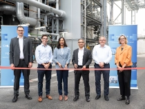v.l.n.r.: Thorsten Oberreuther, Leiter der europäischen Produktion Intermediates, BASF SE, Christian Aucoin, Leiter Global Engineering Services, BASF SE, Mary Kurian, Mitglied des Vorstands der BASF SE, Ketan Joshi, Leiter des Unternehmensbereichs Intermediates, BASF SE, Helmut Winterling, Leiter Europäische Verbundstandorte der BASF SE, Alisha Van Dyck, Leiterin Business Management Acetylenics, Carbonyl Derivatives, Acids & Polyalcohols Intermediates Europa, BASF SE. 
Foto: BASF 
