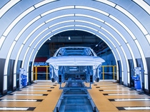 NIO ES8 – Aluminiumkarosserie mit BASF Oxsilan® Dünnschicht-Vorbehandlung, CathoGuard® 800 KTL-Beschichtung (kathodische Tauchlackierung), wasserbasiertem Füller, Wasserbasislack und einem Zweikomponentenklarlack.
Foto: BASF