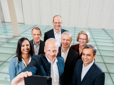Board of Executive Directors: Markus Kamieth, Dirk Elvermann, Anup Kothari, Stephan Kothrade, Mary Kurian, Katja Scharpwinkel, Livio Tedeschi