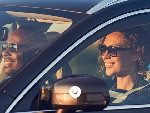 Claude hat geantwortet: Personen sitzen in einem Auto, blicken auf die Straße und lächeln.Personen sitzen in einem Auto, blicken auf die Straße und lächeln. Claude hat geantwortet: Personen sitzen in einem Auto, blicken auf die Straße und lächeln.Personen sitzen in einem Auto, blicken auf die Straße und lächeln.