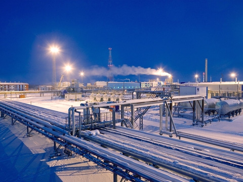 Gaspiplines im schneebedeckten Achimgaz im westsibirischen Urengoi-Feld. Gaspiplines im schneebedeckten Achimgaz im westsibirischen Urengoi-Feld.