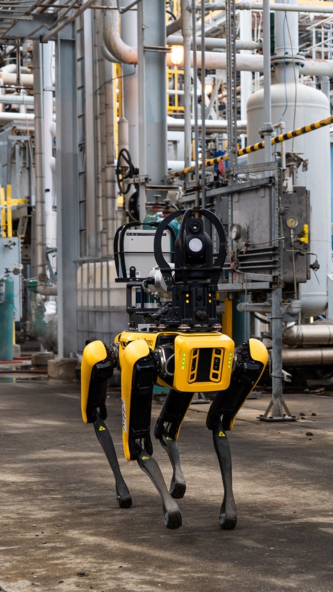 At BASF’s Verbund site in Geismar, Louisiana, this dog-like robot can capture digital and thermal images, video and sound. It can be programmed to walk specific routes at specific times or can be manually driven to inspection points.