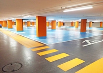 Baxxodur® EC 151 bietet vielseitige Anwendungsmöglichkeiten, insbesondere in der Beschichtung von Fußböden in Produktions-, Lager- und Montagehallen sowie Parkdecks und Reinräumen.
Foto: BASF SE