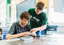 BASF bietet Herbst und Winter am Standort Ludwigshafen verschiedene Angebote zur Berufsorientierung an.
