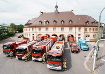 Die Gefahrenabwehreinheiten vor der alten Wache Süd, gegenüber von Tor 2. Das Gebäude hat das Ende seiner Nutzungsdauer erreicht.
Foto: BASF SE Die Gefahrenabwehreinheiten vor der alten Wache Süd, gegenüber von Tor 2. Das Gebäude hat das Ende seiner Nutzungsdauer erreicht.
Foto: BASF SE