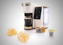 The American coffee brand Bruvi® uses Ultrason® E 2010 to manufacture the extractor lens in its coffee brewers.
Photo: BASF SE
 The American coffee brand Bruvi® uses Ultrason® E 2010 to manufacture the extractor lens in its coffee brewers.
Photo: BASF SE