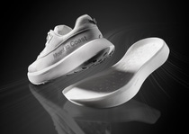 The midsole CircleCELL™ is based on ecoflex® BMB, which supports Mount to Coast in increasing the use of renewable feedstocks in its foaming process while preserving the characteristics performance shoes require.
Photo: BASF 2024 The midsole CircleCELL™ is based on ecoflex® BMB, which supports Mount to Coast in increasing the use of renewable feedstocks in its foaming process while preserving the characteristics performance shoes require.
Photo: BASF 2024