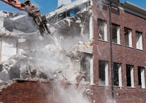 Baustelle in der Nähe von Tor 3. Hier wird das neue Gefahrenabwehrzentrum entstehen. Bis Ende 2025 sind die Abbruchmaßnahmen abgeschlossen.
Foto: BASF SE Baustelle in der Nähe von Tor 3. Hier wird das neue Gefahrenabwehrzentrum entstehen. Bis Ende 2025 sind die Abbruchmaßnahmen abgeschlossen.
Foto: BASF SE