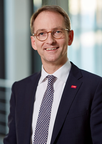 Martin Jung neuer Leiter des globalen Geschäftsbereichs Surface Treatment von BASF Martin Jung neuer Leiter des globalen Geschäftsbereichs Surface Treatment von BASF