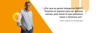 Empleado de BASF, con una camisa azul claro, de pie con un fondo naranja. Hay una espiral de luz en su hombro. En el texto pone: "¿Por qué es genial trabajar en BASF? Tenemos el espacio para ser quienes somos, para hacer lo que queremos hacer y tenemos voz."