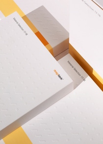 Die Trendforscher und Designer des Kunststoffbereichs aus Europa und Asien gingen gemeinsam vor, um für Kunden Denkanstöße und Inspiration für zukünftige Produktentwicklungen bereit zu halten. Am Ende standen zwei Haupttrends fest: ‚Morphology‘ und ‚Mindfulness‘. Das Trendbuch bietet Kunden einen Weg, diese Trends zu materialisieren.

The trend researchers and designers of the plastics division from Europe and Asia worked together to provide ideas and inspiration for future product developments for customers. Two main trends emerged: 'Morphology' and 'Mindfulness'. The trend book offers a way to materialise these trends for customers.