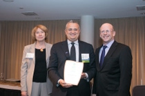 Daniele Piergentili, Vice President Regional Business Management, Home Care and Personal Care North America, (pictured middle) receives the Safer Choice Innovator award for the most innovative supplier in the category, on behalf of BASF’s Care Chemicals team.