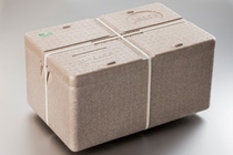 ecovioÂ® EA ist der weltweit erste expandierbare geschlossenzellige Schaumstoff, der biobasiert und zertifiziert kompostierbar ist. Er eignet sich insbesondere fÃ¼r Transportverpackungen fÃ¼r hochwertige oder sensible Waren, bei denen es auf eine hohe StoÃfestigkeit und Robustheit ankommt.

ecovioÂ® EA is the first expandable, closed-cell foam material which is biobased and certified compostable. It is particularly suitable for transport packaging for high-value or delicate goods where a high level of impact resistance and robustness is vital.,ecovio® EA ist der weltweit erste expandierbare geschlossenzellige Schaumstoff, der biobasiert und zertifiziert kompostierbar ist. Er eignet sich insbesondere für Transportverpackungen für hochwertige oder sensible Waren, bei denen es auf eine hohe Stoßfestigkeit und Robustheit ankommt.

ecovio® EA is the first expandable, closed-cell foam material which is biobased and certified compostable. It is particularly suitable for transport packaging for high-value or delicate goods where a high level of impact resistance and robustness is vital.