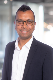 Peter Halder Headshot