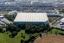 BASF’s largest logistics center is located in the northern part of the site Ludwigshafen. It handles one million pallets a year which makes it Europe’s largest logistics center for packaged chemicals. From here BASF provides products around the clock to customers all over the world.Around 45,000 consignments are handled by the logistics center per year. This is done by using modern technology such as the electric monorail conveyor with 96 carriages, which connects the dispatch center directly to the high-rack warehouse. With a total area of 120,000 square meters the warehouse has a size that is equivalent to twenty football pitches. The high-rack warehouse is 25 meters high and is able to accommodate 126,000 pallets on eleven levels. BASF’s largest logistics center is located in the northern part of the site Ludwigshafen. It handles one million pallets a year which makes it Europe’s largest logistics center for packaged chemicals. From here BASF provides products around the clock to customers all over the world.Around 45,000 consignments are handled by the logistics center per year. This is done by using modern technology such as the electric monorail conveyor with 96 carriages, which connects the dispatch center directly to the high-rack warehouse. With a total area of 120,000 square meters the warehouse has a size that is equivalent to twenty football pitches. The high-rack warehouse is 25 meters high and is able to accommodate 126,000 pallets on eleven levels.