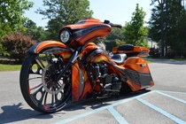 2012 Harley Davidson Street Glide from Camtech Custom Baggers painted with R-M Diamont and Carizzma.