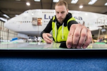 A special surface film optimizes aerodynamics at the flow-related parts of the aircraft. (Photo: Sonja Brüggemann, Lufthansa Technik AG) A special surface film optimizes aerodynamics at the flow-related parts of the aircraft. (Photo: Sonja Brüggemann, Lufthansa Technik AG)