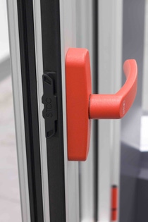 With the new Ultramid® LFX, reinforced with long glass fibres, it is possible to configure window systems more effectively. In cooperation with window manufacturer STAC, Pádron, Spain, a component has been developed that replaces existing materials and scores with extra-highstrength and intelligent window design.