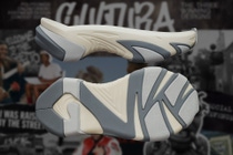 Gelebte Kultur in jedem Schritt. Die Gewinnerdesigns des Footwear Contest mit der Politecnico Calzaturiero kombinieren eine Elastopan® SpringPURe-Zwischensohle mit einer Elastollan® TPU-Außensohle.
Foto: BASF Gelebte Kultur in jedem Schritt. Die Gewinnerdesigns des Footwear Contest mit der Politecnico Calzaturiero kombinieren eine Elastopan® SpringPURe-Zwischensohle mit einer Elastollan® TPU-Außensohle.
Foto: BASF