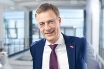 Mit Wirkung zum 1. Juni 2021 wurde Mathias Schöttke zum Geschäftsführer und Arbeitsdirektor der BASF Coatings GmbH mit Hauptsitz in Münster bestellt. Gleichzeitig übernimmt er die globale Verantwortung für Human Resources im Unternehmensbereich Coatings von BASF.  Mit Wirkung zum 1. Juni 2021 wurde Mathias Schöttke zum Geschäftsführer und Arbeitsdirektor der BASF Coatings GmbH mit Hauptsitz in Münster bestellt. Gleichzeitig übernimmt er die globale Verantwortung für Human Resources im Unternehmensbereich Coatings von BASF.