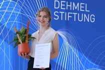 Vier Abiturienten aus der Region erhalten für ihre herausragenden Leistungen Stipendien der Dehmel-Stiftung